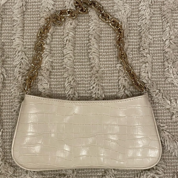 ZARA GOLD CHAIN STRAP ANIMAL EMBOSSED SHOULDER BAG CREAM - Picture 4 of 8